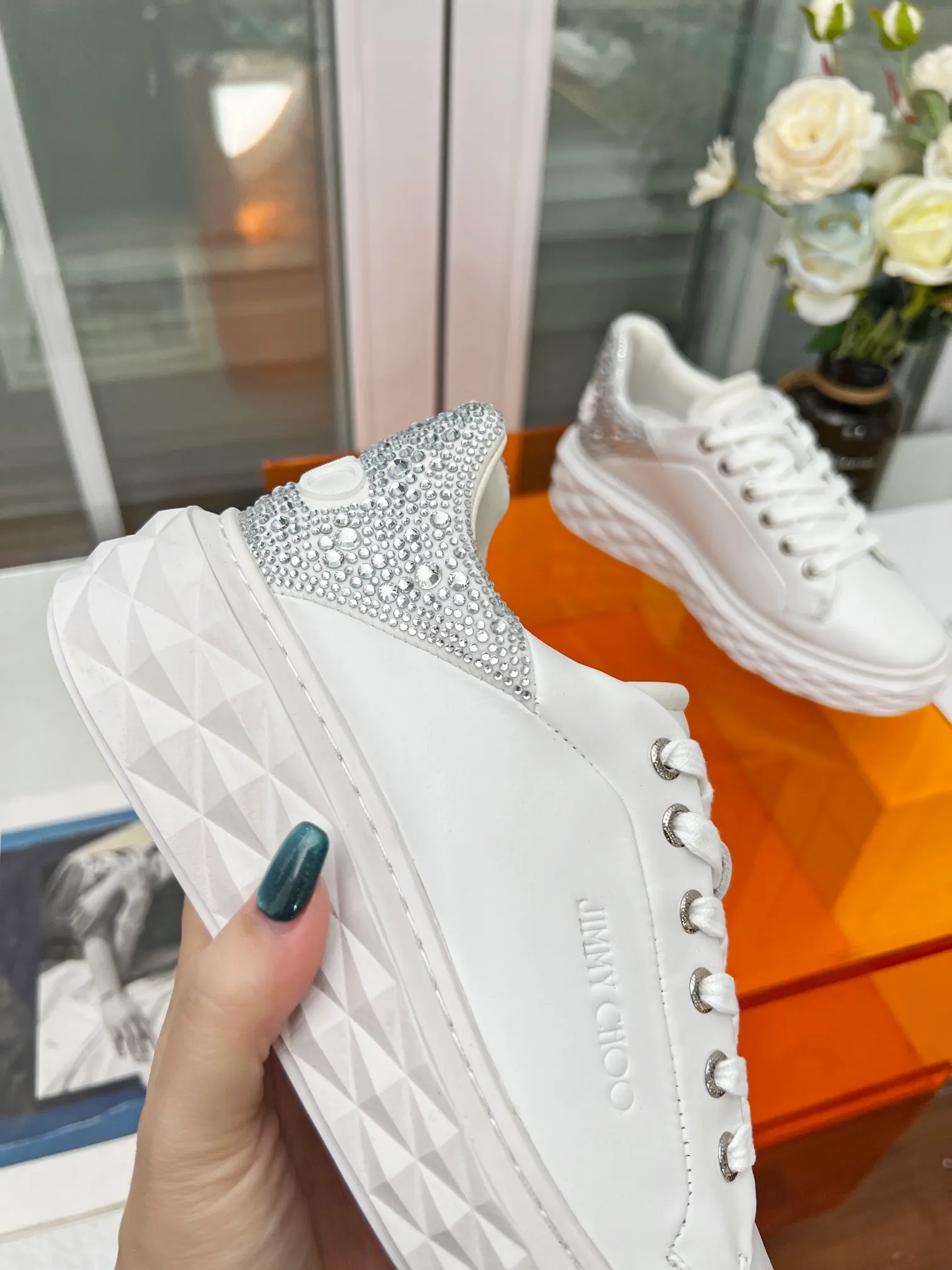 👟👟Ex-factory price 640👟👟 (hot tail diamond) Jimmy choo Jimmy Choo 2024 spring and summer Jc new Diamond New sneaker series 🔥The upper is made of original customized cowhide leather spliced with breathable Lycra embellished with Swarovski crystal diamonds to enjoy the brand's luxury and trend 💥The soles are made of brand elements to resist diamond multi-faceted cutting and have a full three-dimensional feel 🎵The soles are gradually thinner and thicker, and the design makes them more comfortable without any visual pressure 🌹A Diamond sneaker that is fashionable, comfortable, versatile and luxurious is worth owning🧚‍♀️ Fabric: Original imported top layer 🐂 cowhide Lining: Original Lycra breathable lining Feet: Original injection molded 🐑 Sheepskin Outsole: Original glass glue combined sole Size: 34-41 (customized size 34.41 is non-refundable)